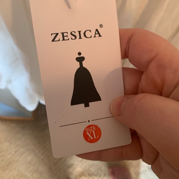 ZESICA OPEN BACK ROMPER 22” PTP + STRETCH - Picture 4 of 4